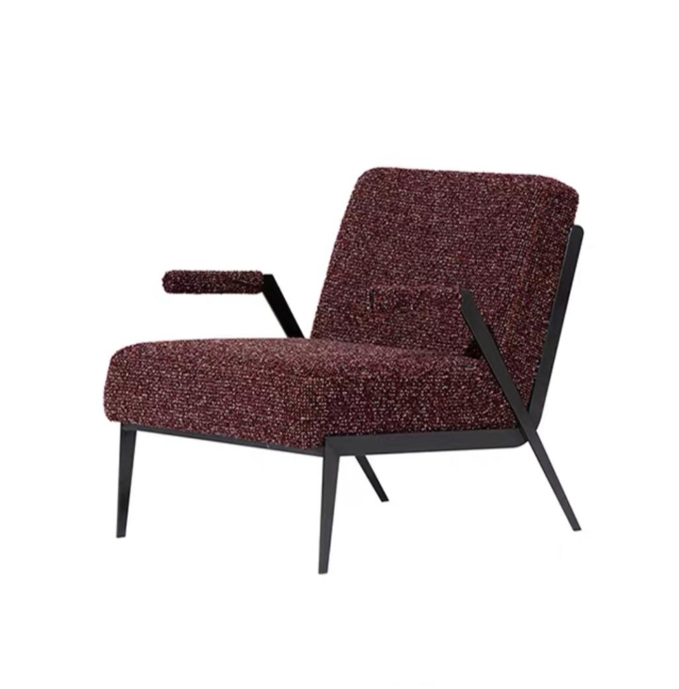 бордовое кресло