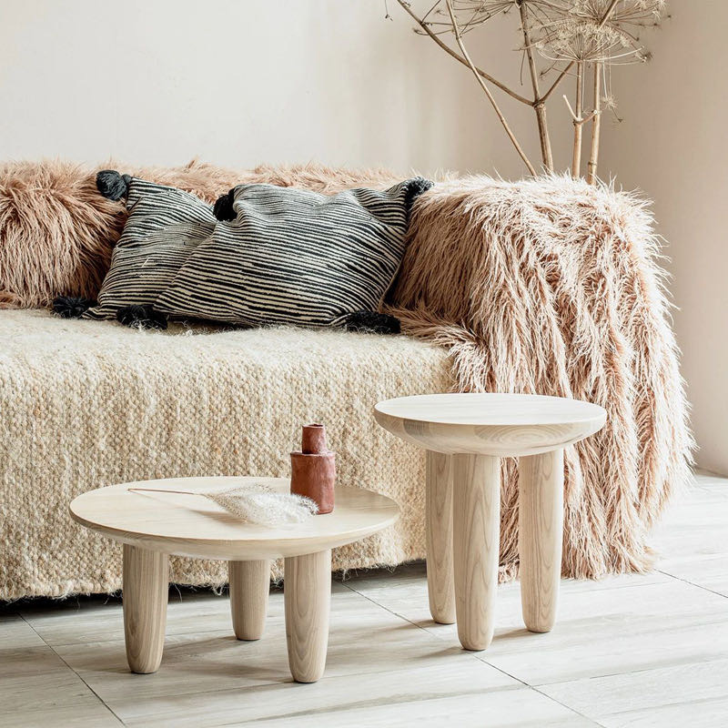 Кофейный столик We are the people