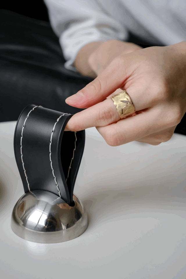 Кофейный стол Leather Bag Stand