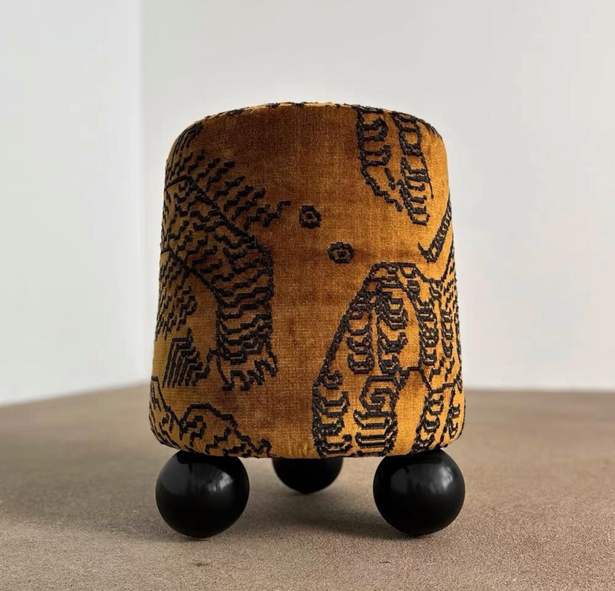 Пуф Nero Tigers in The Mountain