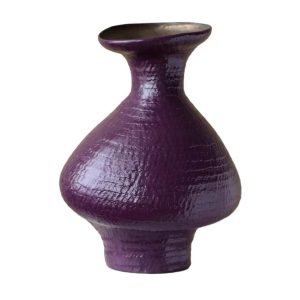 фиолетовая ваза
