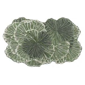 зеленый ковер