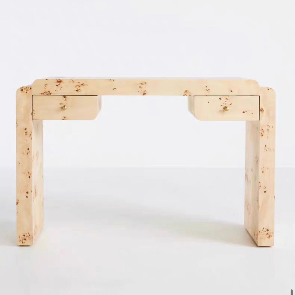 Туалетный столик Дисай