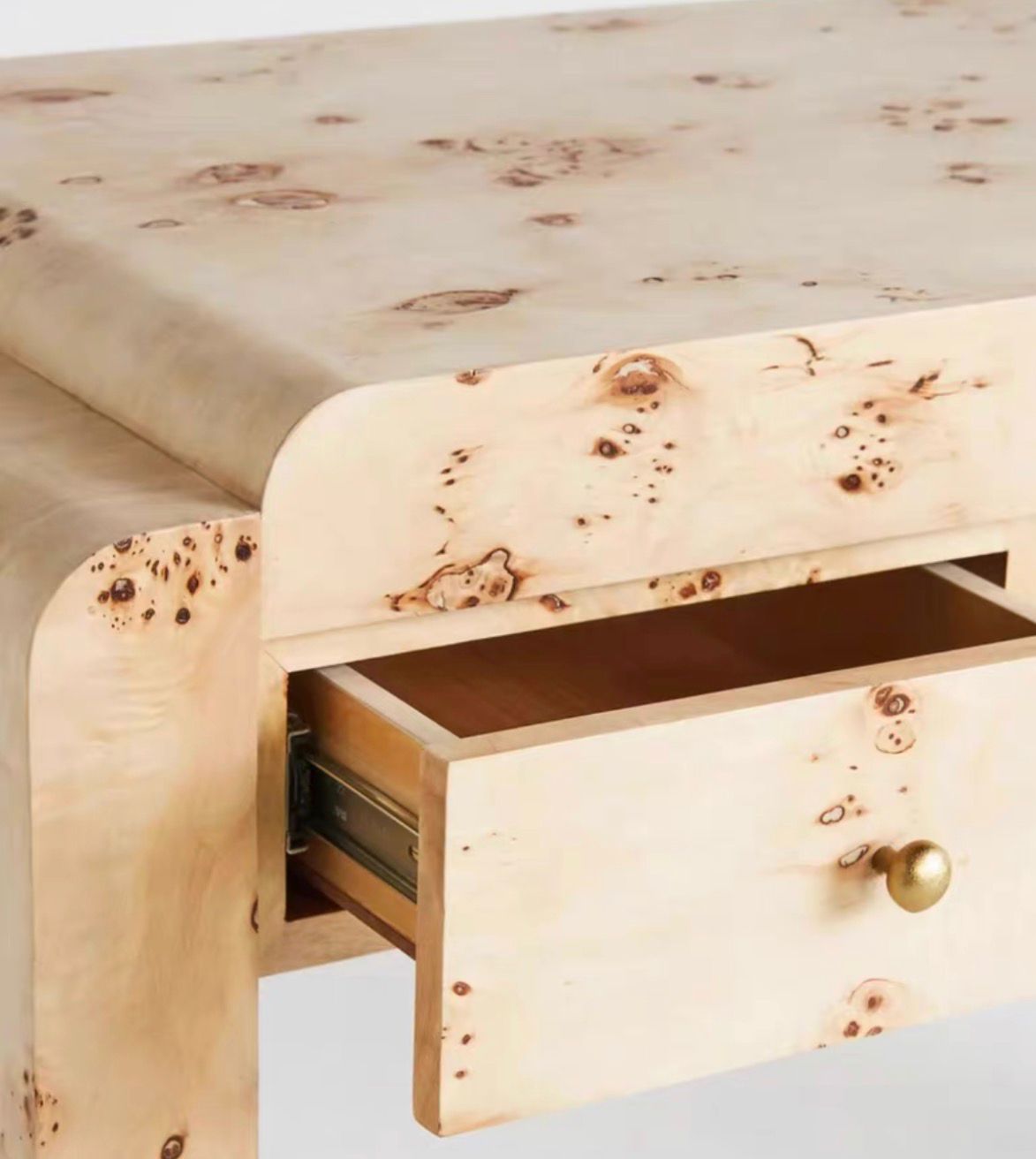 Туалетный столик Дисай